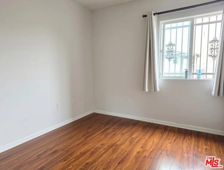 1026 S Oxford Avenue #204 photo 3