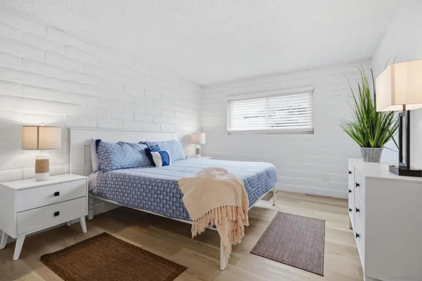 933 D Avenue photo 9