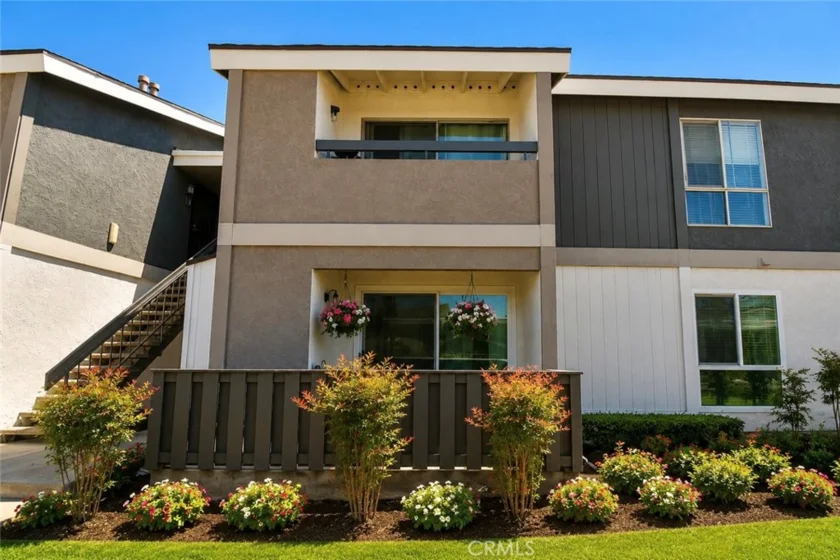 2827 S Fairview Street #G photo 1