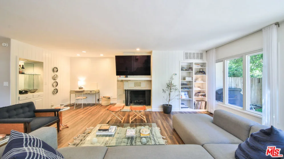 259 S Barrington Avenue #E10 photo 1