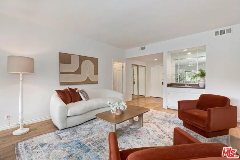 5625 Cambridge Way #203 photo 6