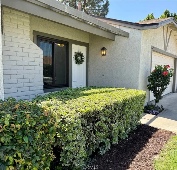 9042 Chaucer Circle photo 1