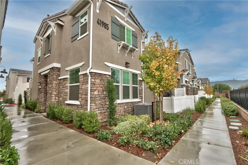41985 Emelia Street #301 photo 1