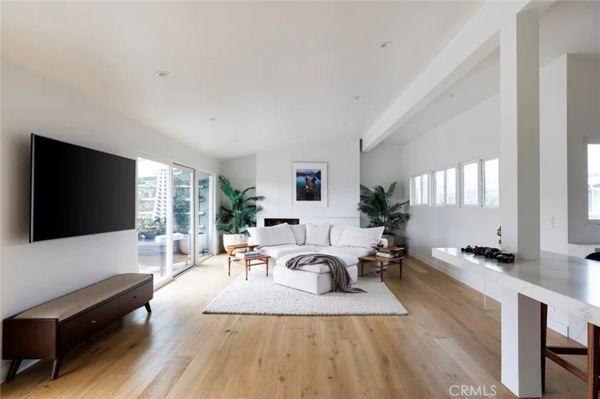 1504 Westcliff Drive #5 photo 1