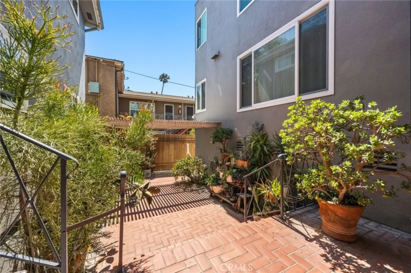 3822 E 1st #1 photo 38