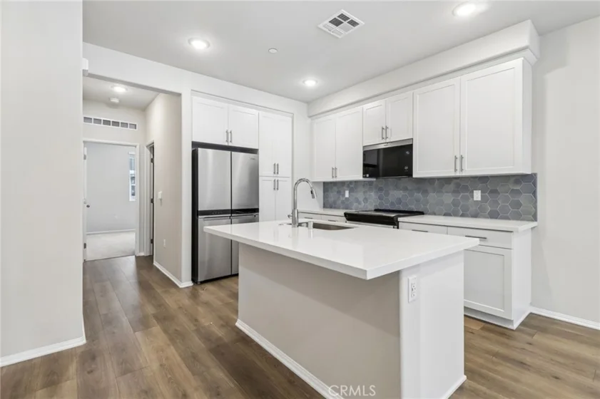 405 Lotus Drive photo 8