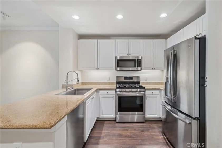 2147 Watermarke Place photo 10