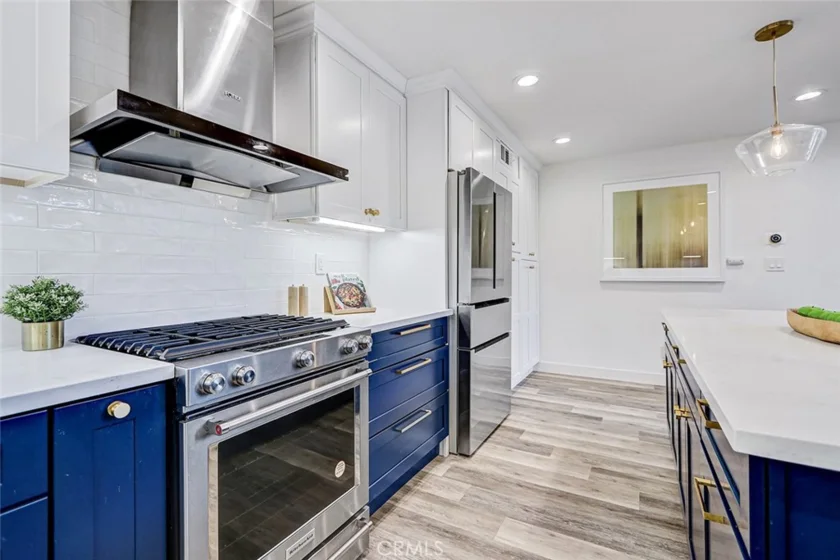984 Granville photo 44
