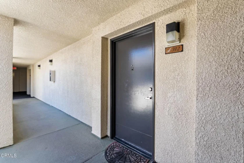 5565 Canoga Avenue #312 photo 4
