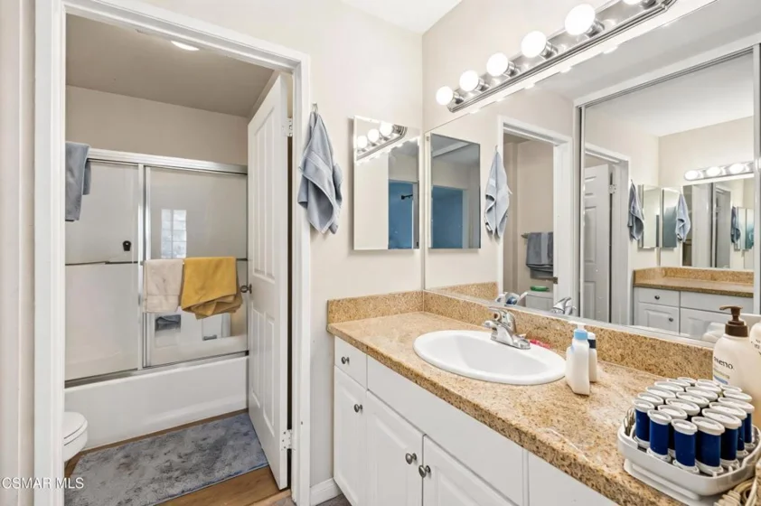 21400 Burbank Boulevard #306 photo 11