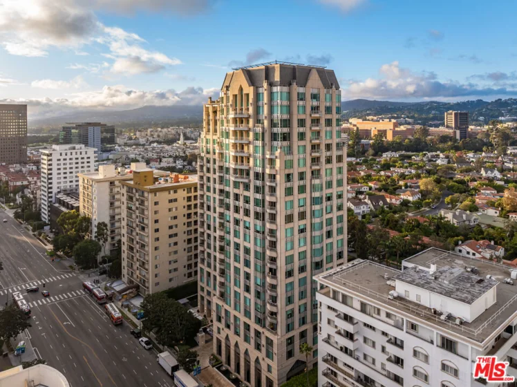 10727 Wilshire Boulevard #1805 photo 2