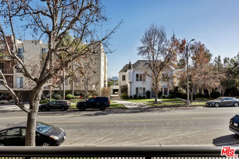 1515 S Beverly Drive #202 photo 15