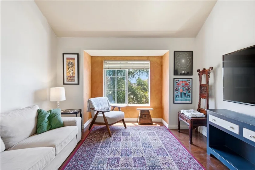 384 Redondo #401 photo 15
