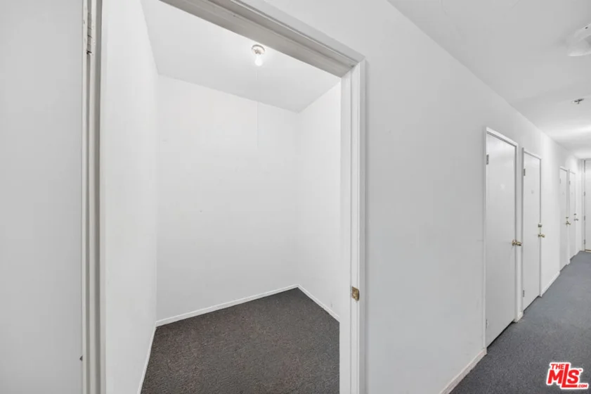 333 Westminster Avenue #402 photo 11