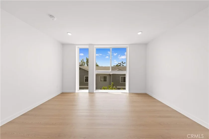 176 N Catalina Avenue #404 photo 26