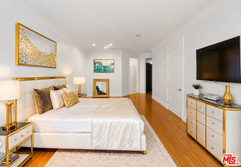 8121 Norton Avenue #201 photo 38