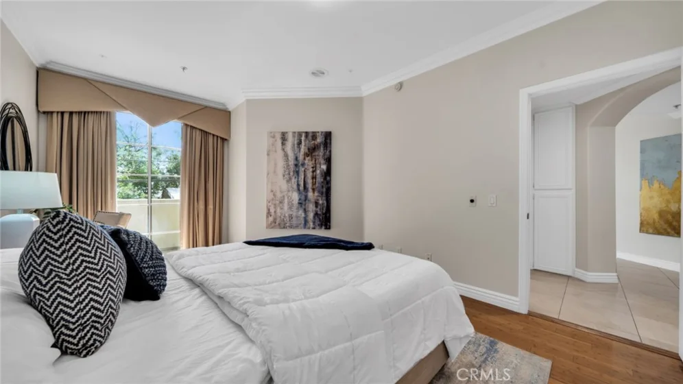7218 Hillside Avenue #202 photo 12