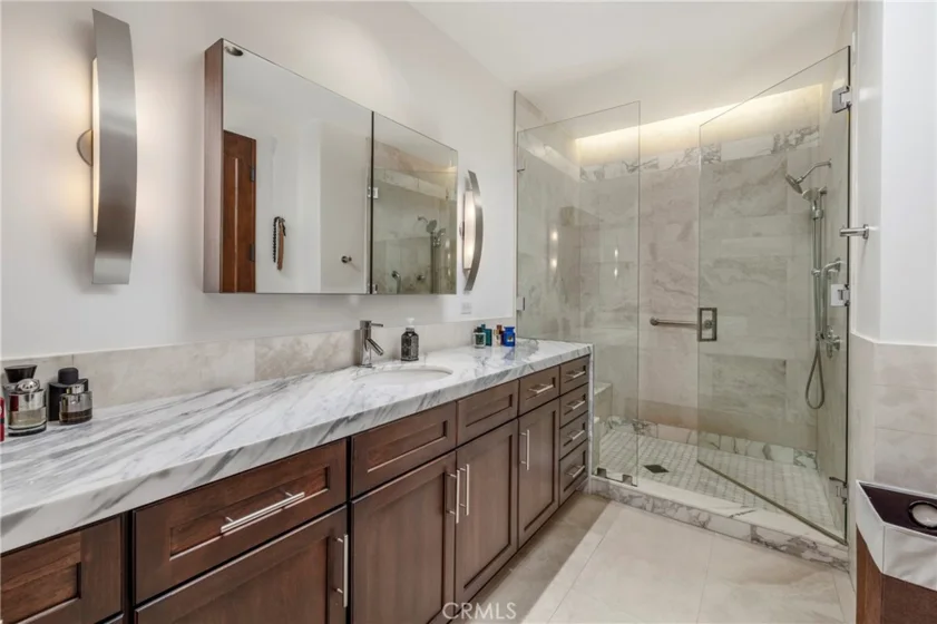 345 E Colorado Boulevard #404 photo 29