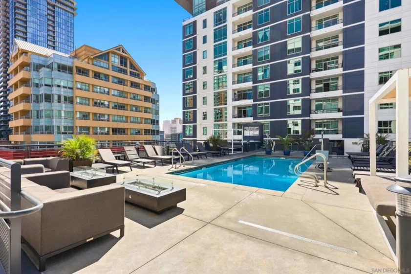 425 W Beech Street #336 photo 27
