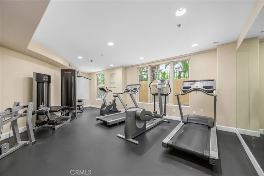 128 N Oak Knoll #206 photo 32