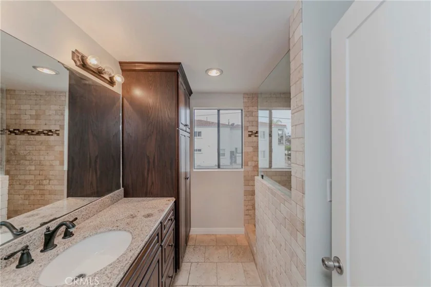 912 W 18th Street #2A photo 16