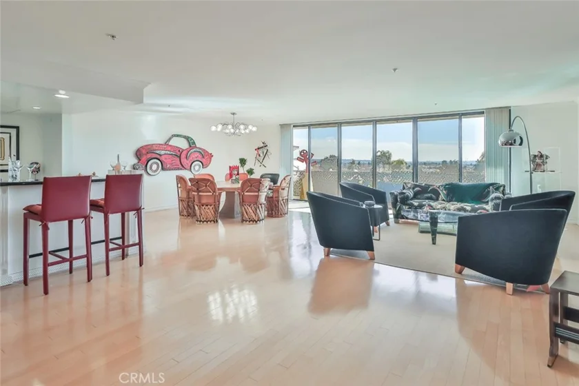 10660 Wilshire Boulevard #501 photo 1