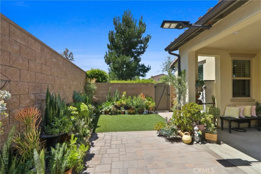 10902 Flora Park Way photo 24