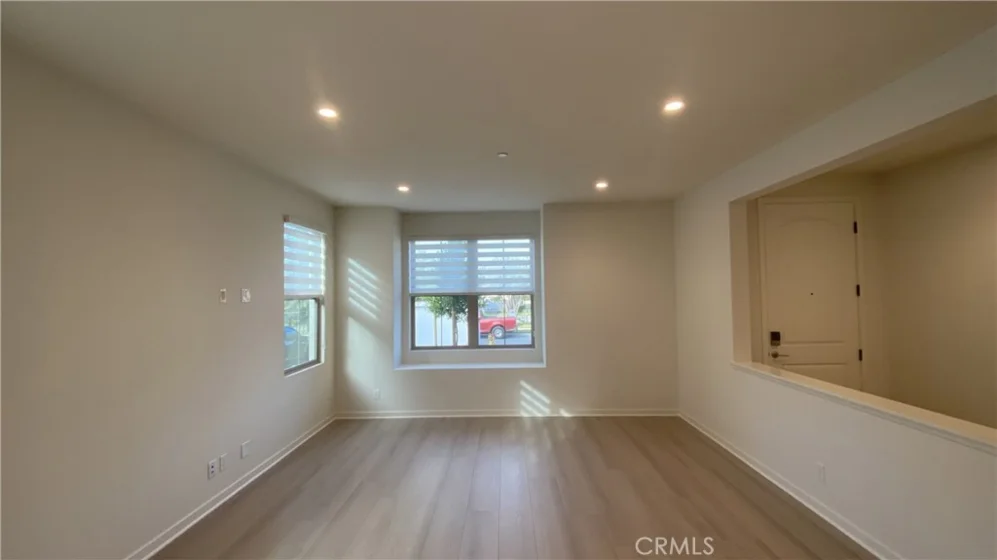 110 Sunnyside photo 5