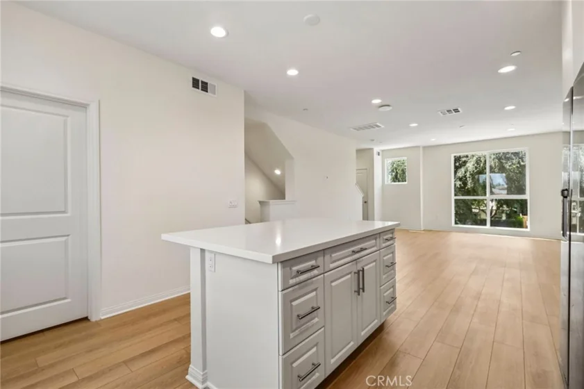 5876 Linden Ave Avenue #7 photo 3