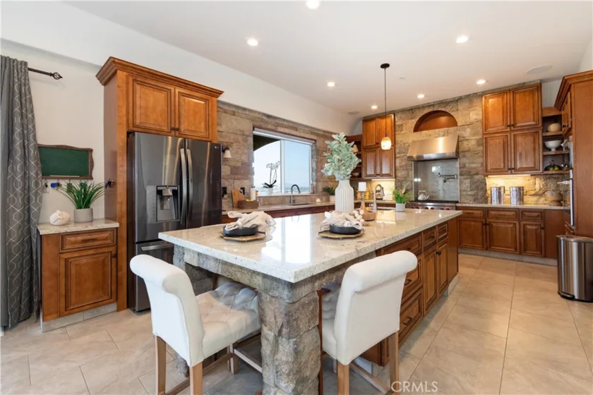 26045 Lucille Circle photo 4