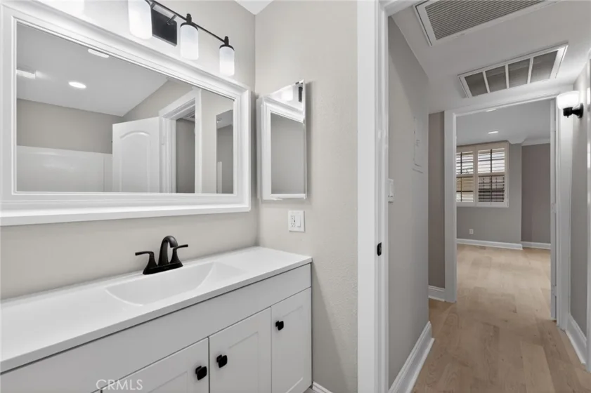 750 N Kings #114 photo 22