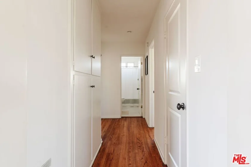 2021 Hillhurst Avenue #8 photo 13