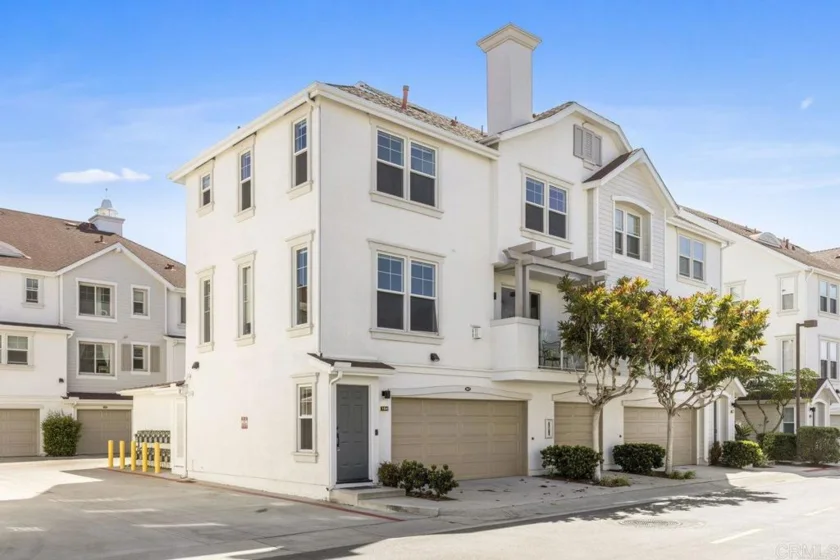 775 Harbor Cliff Way #164 photo 1