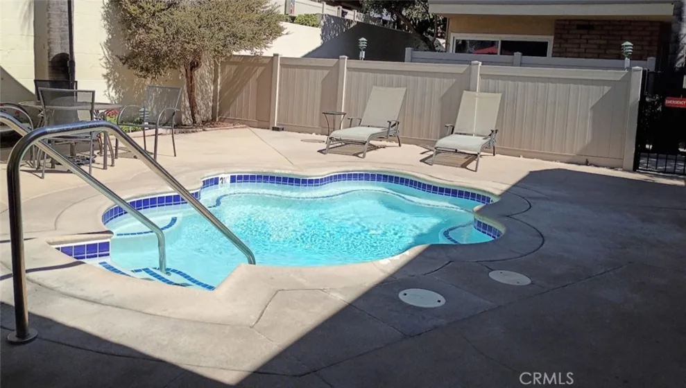 2473 Loma Vista photo 2