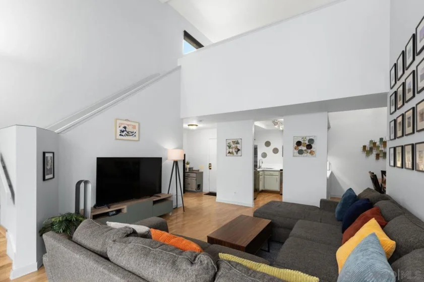 6121 Calle Mariselda #304 photo 16