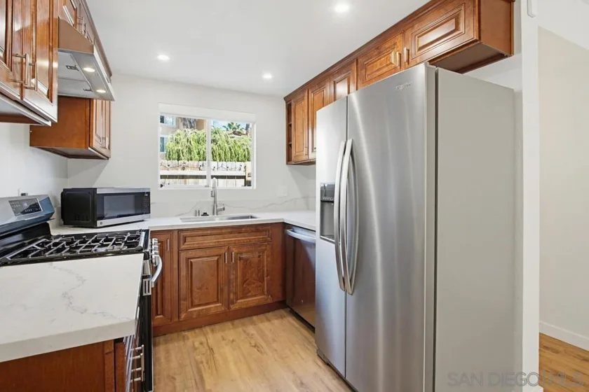 5130 N River Road #Unit B photo 18