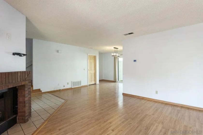 1415 Summit Drive photo 4