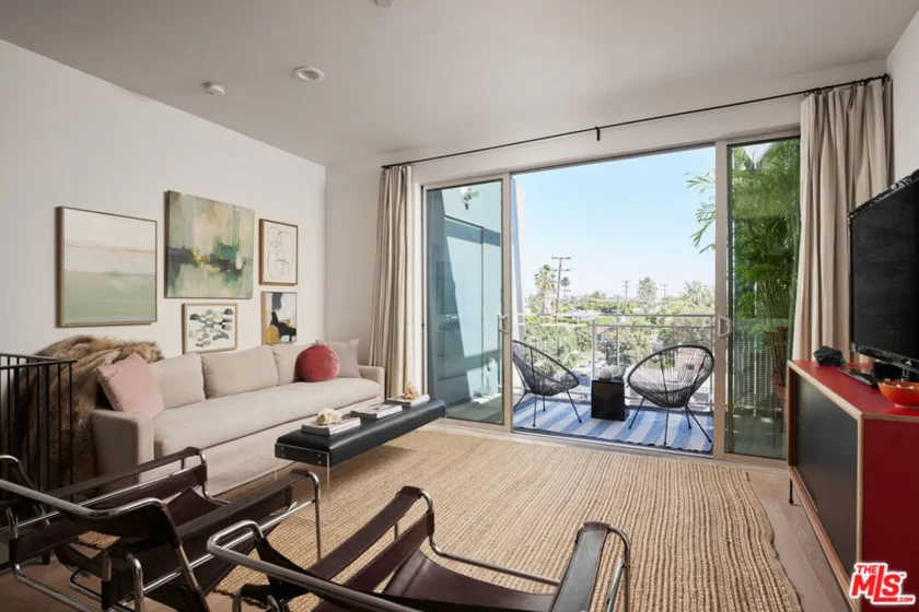 751 N Fairfax Avenue #10 photo 1