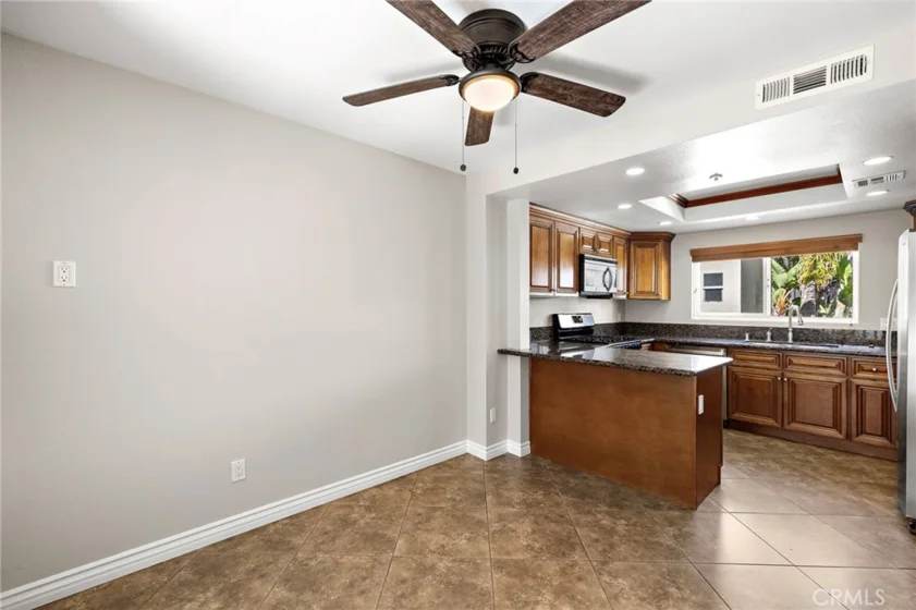 1940 Maple Avenue #111 photo 10