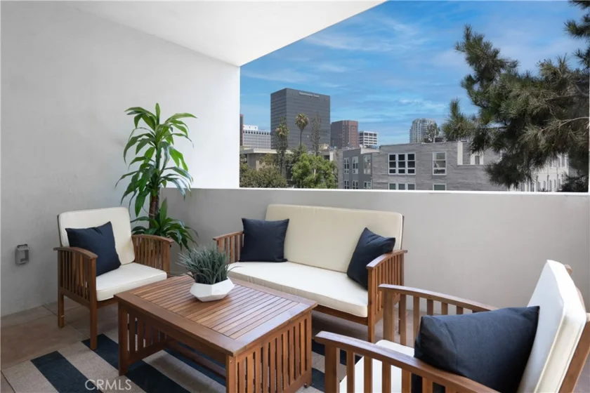 1361 Kelton Avenue #403 photo 11