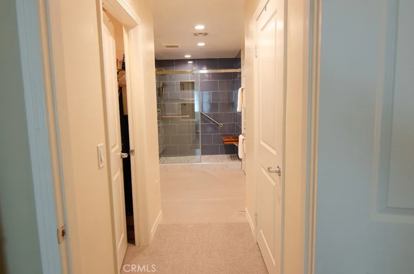 931 E Walnut Street #316 photo 27