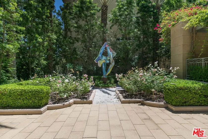 10800 Wilshire Boulevard #1101 photo 36