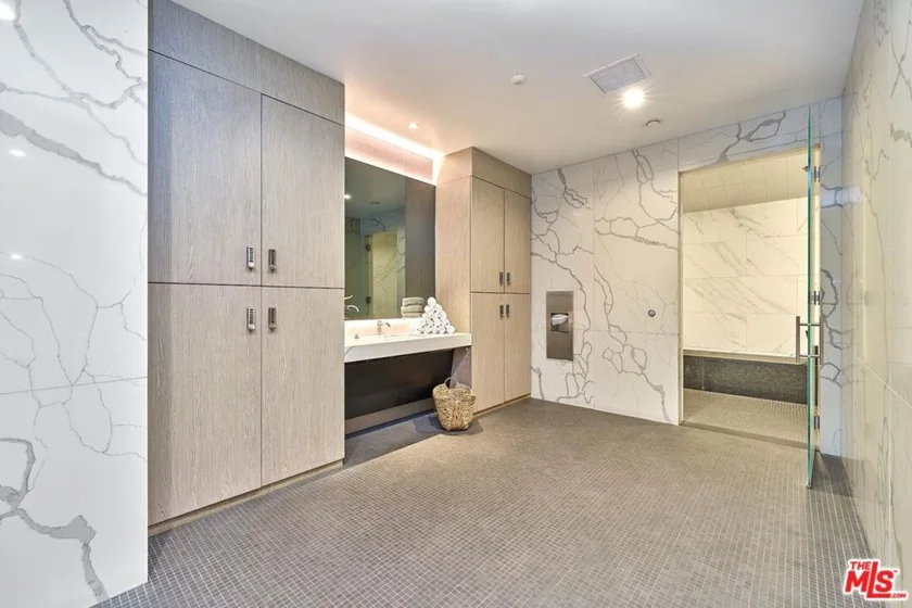 877 Francisco Street #1516 photo 31