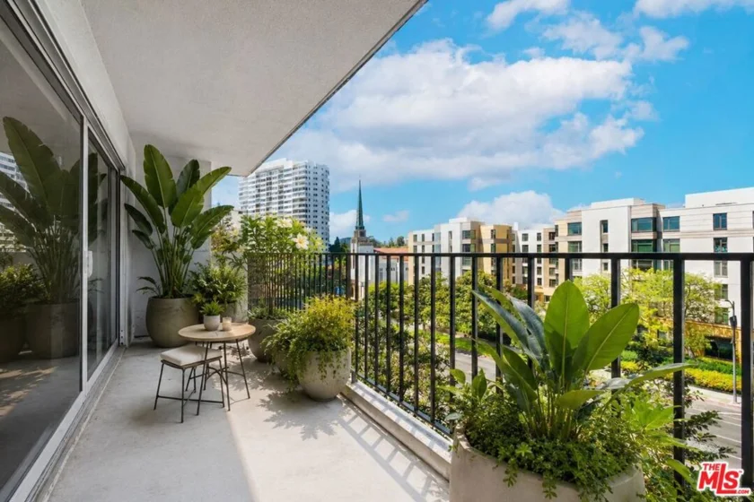 10450 Wilshire Boulevard #4G photo 5