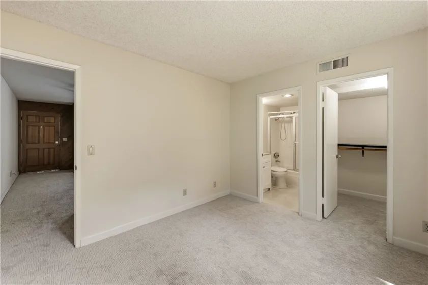 23821 Hillhurst #38 photo 3