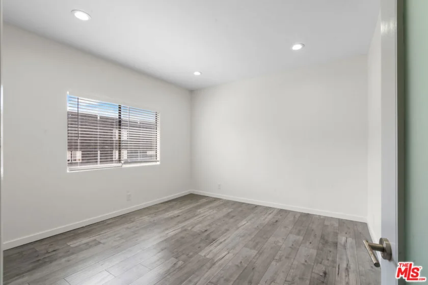 424 S Westmoreland Avenue #306 photo 16