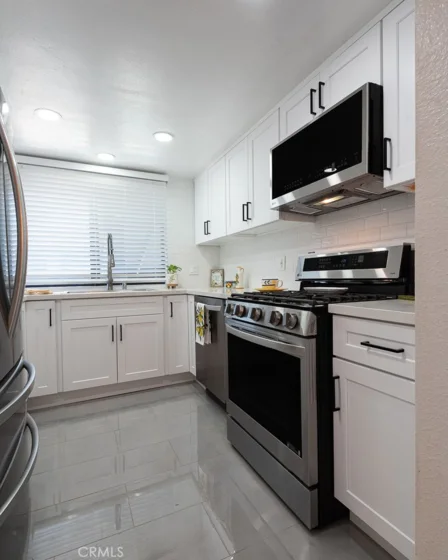 7305 Balboa Boulevard #2 photo 23