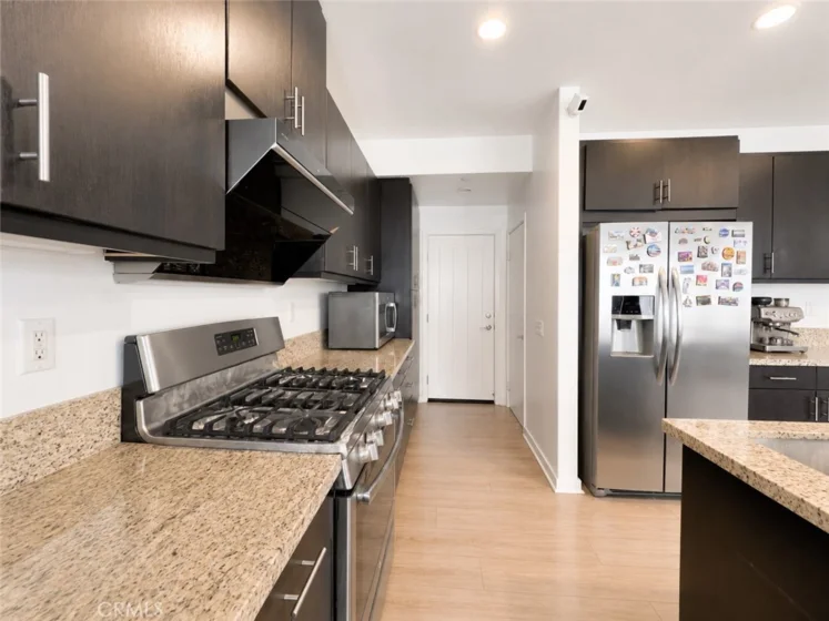 46 Finch photo 15