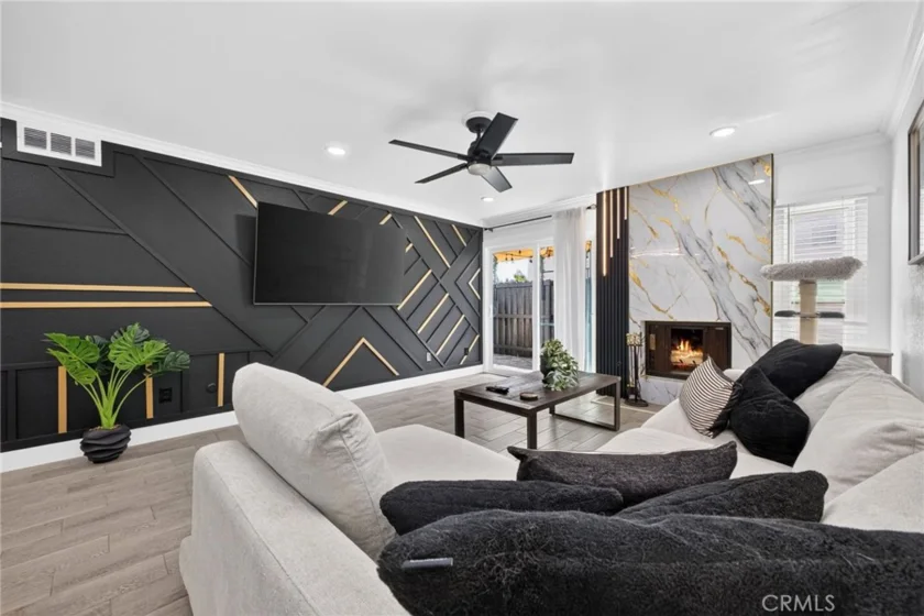 1725 Melrose #28 photo 1