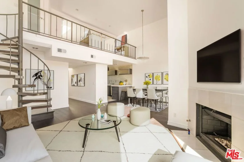 1129 Larrabee Street #14 photo 2